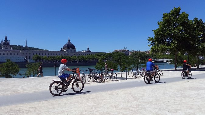 2h - Electric Bike Tour of Lyon with a Local Guide - Starting on the Saône, spotting Fourvière hill fast