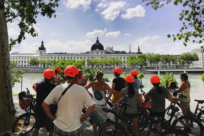 4h Complete Lyon Experience: E-Bike, Food Tasting & Old Town Walk - Vieux Lyon by the Saône: The Good View Setup