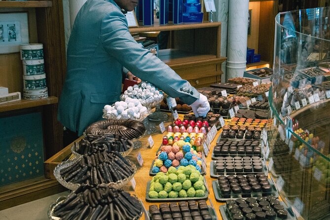 A Morning in Paris Food Tour: Croissants, Baguettes & Chocolate - Chocolate Makers: Bean-to-Bar Stops and Pastry Names You’ll Recognize