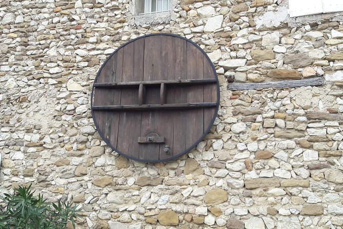 Afternoon Wine Tour to Chateauneuf du Pape from Avignon - How Many Wines Will You Taste, and How to Plan Your Day