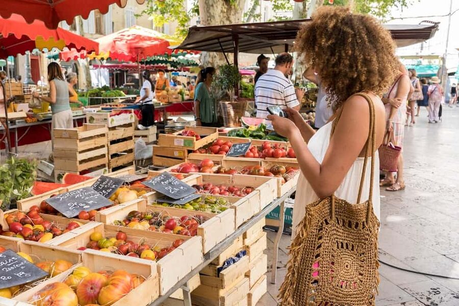 Aix en Provence Food & City Half Day tour - Food tastings: the flavor story your guide builds along the way