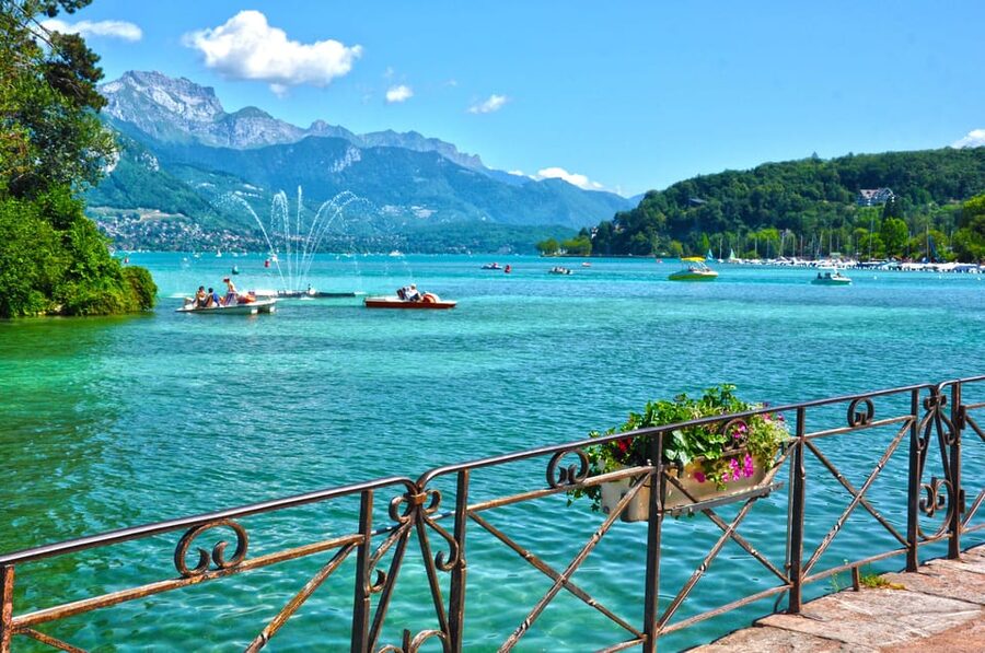 Annecy: Escape game outdoor - the shadow of the sword - No guide on foot: what “autonomous” really means in practice
