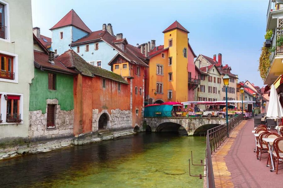 Annecy: Express Walk with a Local in 60 minutes - Price and value: is $41 a smart use of time?