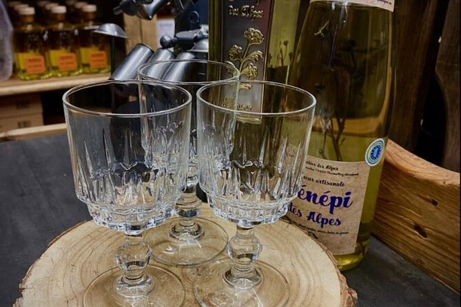 Annecy Food Tour – A Full French Meal Experience by Do Eat Better - Esplanade Paul Grimault Cheese and Wine, Alpine Territory