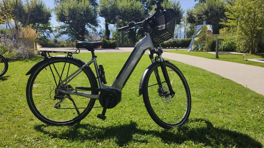 Annecy-le-Vieux, France: Electric and Classic Bike Rentals - Price and Value: Is $37 Worth One Lake Day?