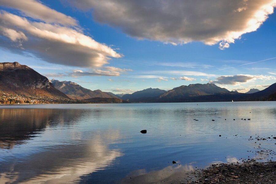 Annecy: Private Guided Tour - Discover "Venice of the Alps" - Old Town Annecy: where the time feels like it slows down