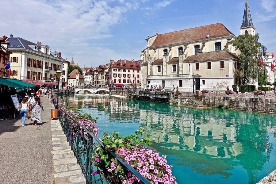 Annecy: Private Guided Tour - Discover "Venice of the Alps" - Price and value for $235 per person in a private setting