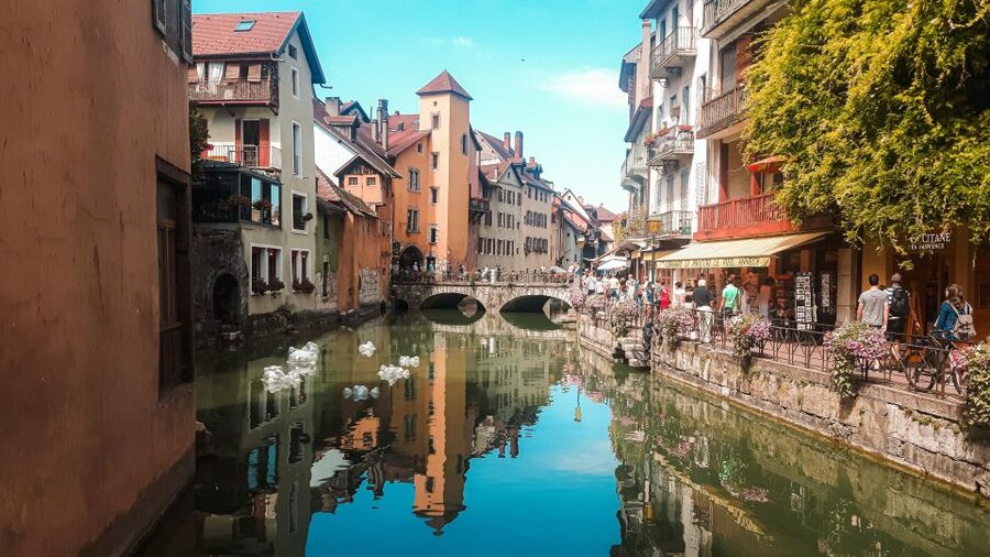 Annecy: Traditional Food Group Walking Tour - Key highlights to pay attention to