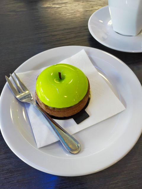 Annecy: Traditional Food Group Walking Tour - Quai de l’Île tasting stop: eat where the city slows down