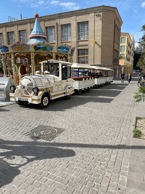 Antibes: 2-Way Little Train of Antibes Tour to Juan-les-Pins - Live guide and audio commentary: what it adds on a short route