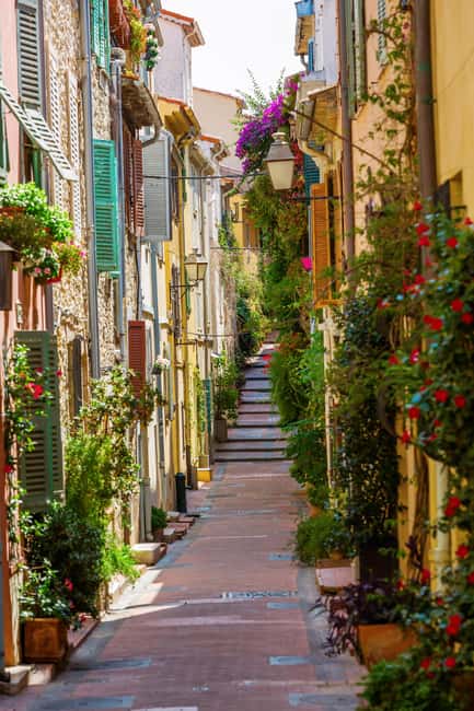 Antibes Walking Tour + little tasting and souvenir - Ramparts at the end: finish strong, not stranded