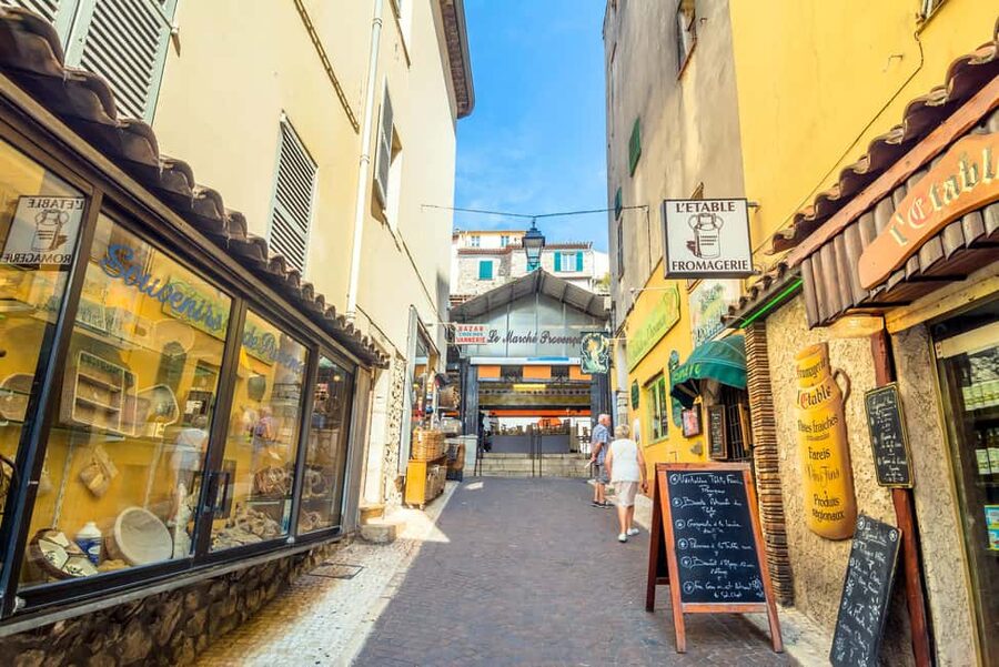 Antibes Walking Tour + little tasting and souvenir - Who this Antibes tour suits best