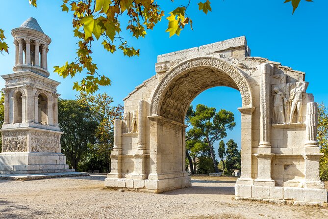 Arles, Les Baux and Saint-Remy villages Full Day Trip from Aix - Guides Make the Day: What to Expect From English Storytelling