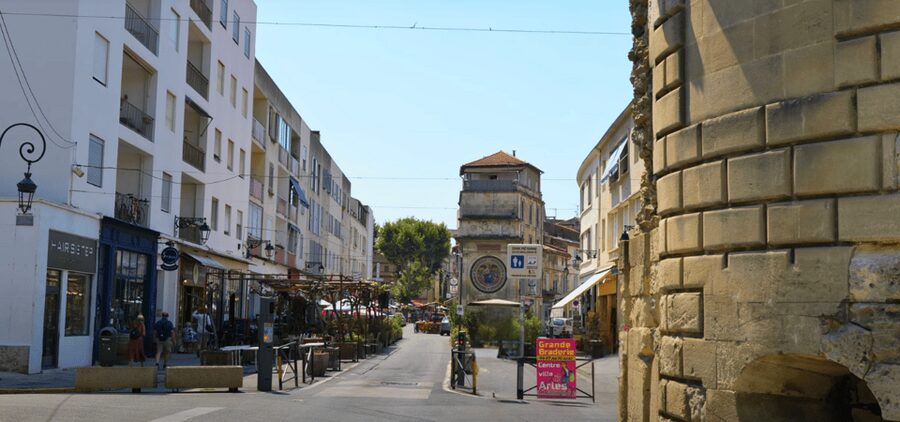 Arles Vincent Van Gogh Walking Tour with an APP - Arles Amphitheatre stop, Roman bones and a clear sense of scale