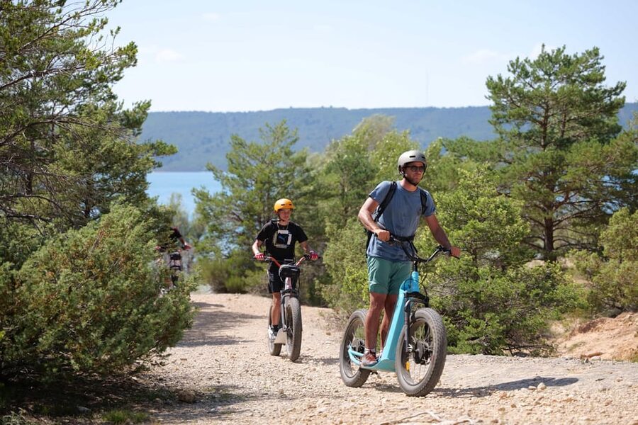 Around the Lake of Verdon : Guided electric scooter rides - Why this Lake Sainte-Croix electric scooter loop is such good value