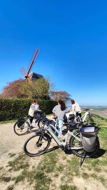 Au départ de REIMS : Ebike tour with a local guide ! - Meet Romain, the Champagne-family guide behind the tour