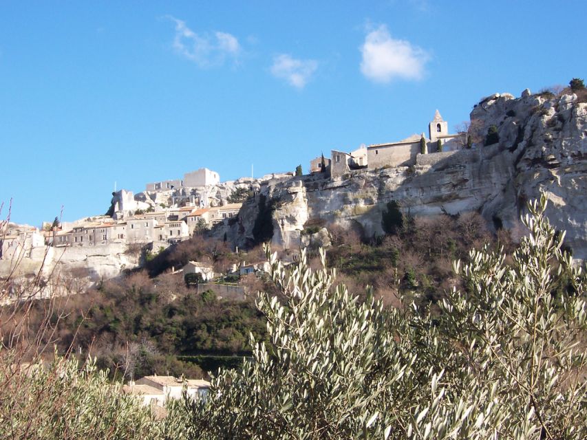 Avignon: Pont du Gard, Saint Remy and Les Baux Half-Day Tour - Saint-Rémy-de-Provence center walk: 60 minutes to get the vibe