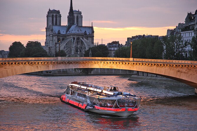 Bateaux Mouches Dinner Cruise on the Seine River in Paris - Service reality check: how to avoid the most common disappointments