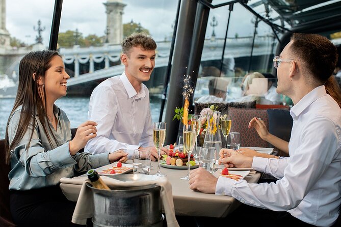 Bateaux Parisiens Seine River Gourmet Lunch & Sightseeing Cruise - Service levels, welcome drinks, and how wine choices affect value