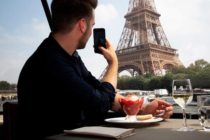 Bateaux Parisiens Seine River Gourmet Lunch & Sightseeing Cruise - Lunch on the Seine: choosing starters, mains, and desserts