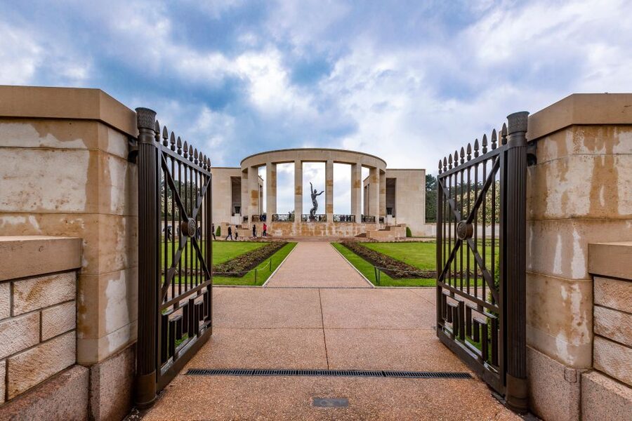 Bayeux: 2-hour tour of the D-Day beaches, by vintage sidecar - Omaha Beach stop: photos, a guided walk, and time to stroll