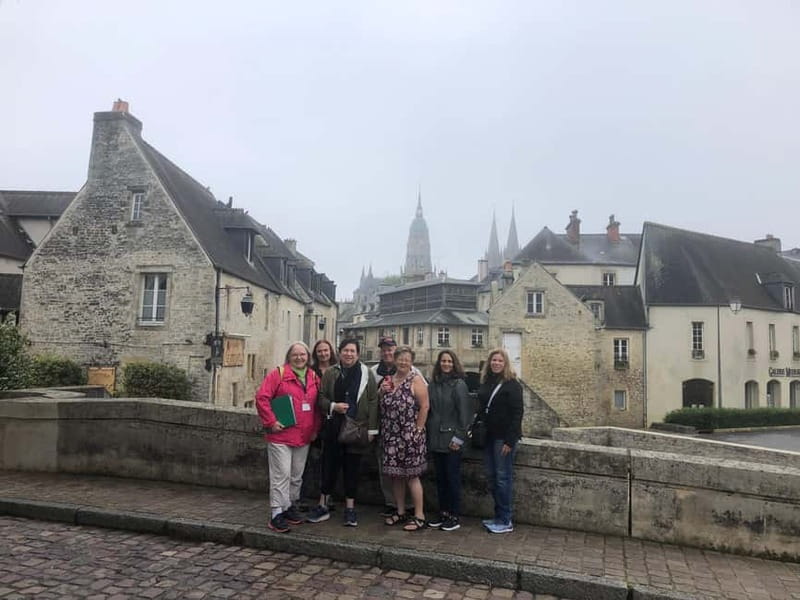 Bayeux: 9.30 DAILY 2-HOUR WALKING GROUP CITY TOUR IN ENGLISH - A Two-Hour Bayeux Overview That Feels Like a Walking Story