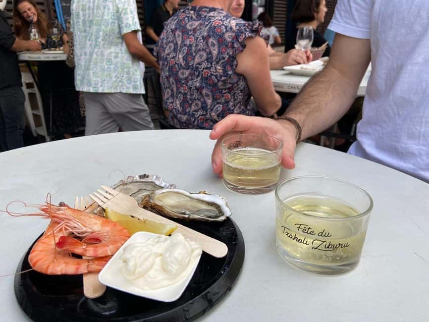 Bayonne: Guided Food Walking Tour (with Food and Drinks) - Picking up Basque cake, then finishing with espresso
