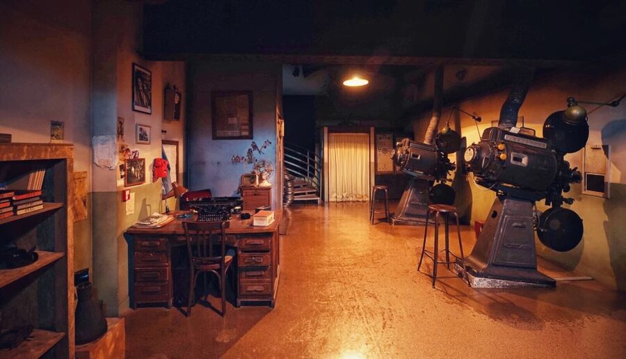 Behind the Scenes of the Grand Rex: 50-Minute Studio Tour - The movie-making steps you experience along the way