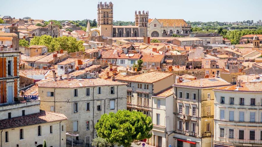 Best of Montpellier: Private Walking Tour with a Local - How the local guide tailors your route in real life