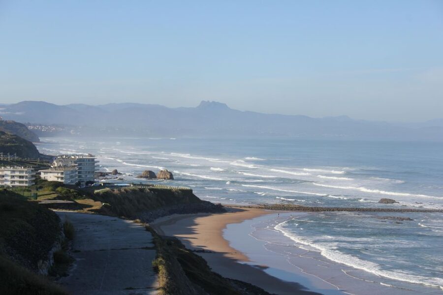 Biarritz : Cours de surf sur la côte Basque. - Marbella Beach in Biarritz: where your first waves get context
