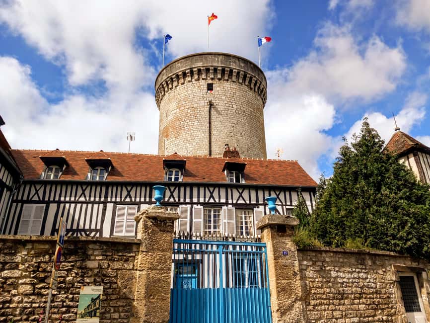 Bike tour from Vernon to Giverny with local guide - Vernon Medieval Center Plus WW2 Traces You Can Still See