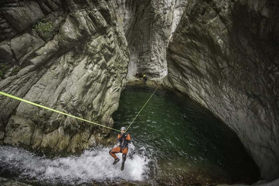 Bocognano: Corsica Richiusa Canyon Tour - Who this Richiusa canyon tour is best for