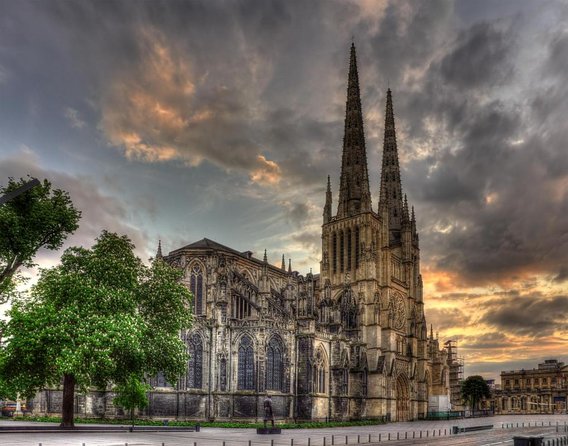 "Bordeaux by bicycle: a 3-hour tour immersive experience" - Key Things to Know Before You Ride