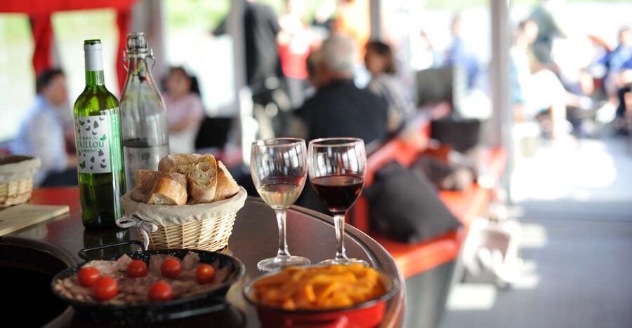 Bordeaux: Evening Apéritif Cruise on the River Garonne - Getting on board at Ponton d’Honneur, right by Maison Ecocitoyenne