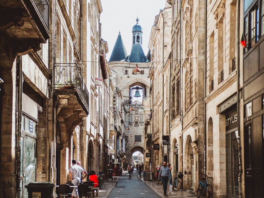 Bordeaux: Exclusive Private Guided Walking Tour - Meeting in Place de la Comédie: Kicking Off at the Grand Théâtre