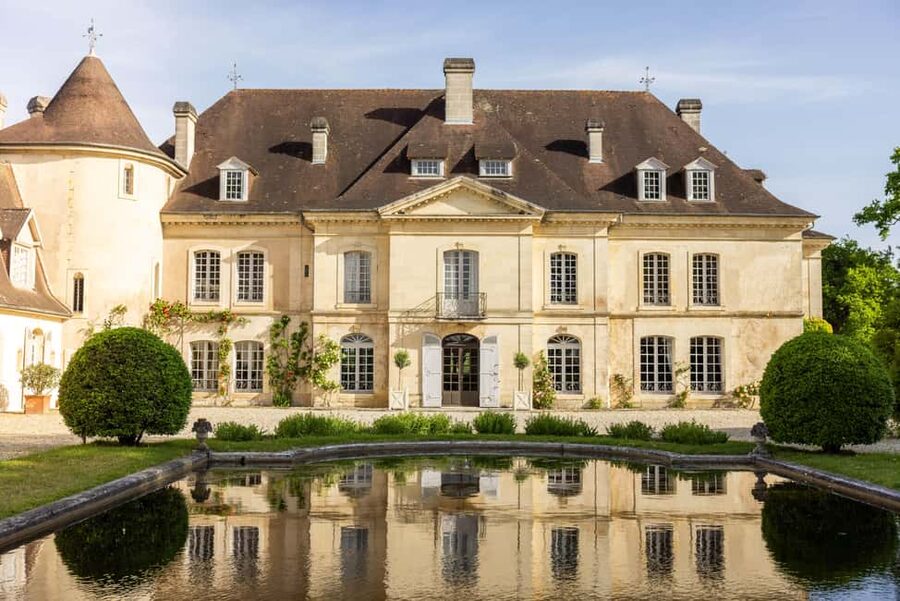 Bordeaux Full Day Wine Tour - 3 Wineries & Picnic Lunch - A full-day Bordeaux wine experience, built around tastings