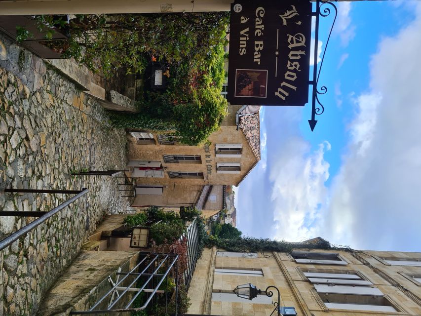 Bordeaux Full Day Wine Tour - 3 Wineries & Picnic Lunch - The drive from Bordeaux to the vines, and why it sets the mood