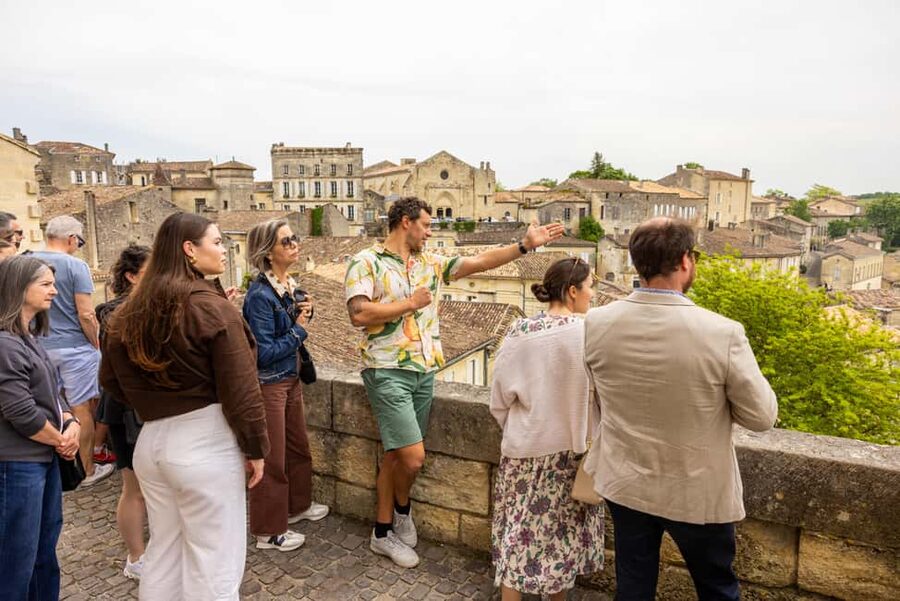 Bordeaux Full Day Wine Tour - 3 Wineries & Picnic Lunch - Meeting point and timing, the part that matters most