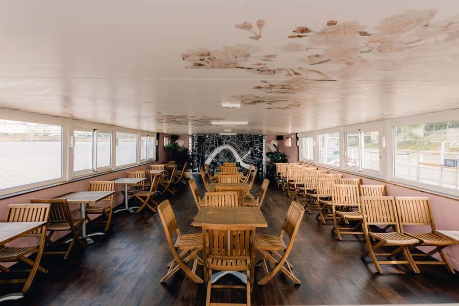 Bordeaux: Garonne River Yacht Cruise with Brunch - From Ponton dHonneur to Bordeaux, seen the river way