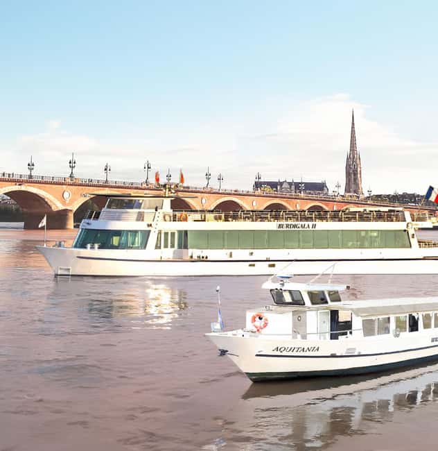 Bordeaux: Guided River Cruise - Pont de Pierre and bridges: the quick stops that add real perspective