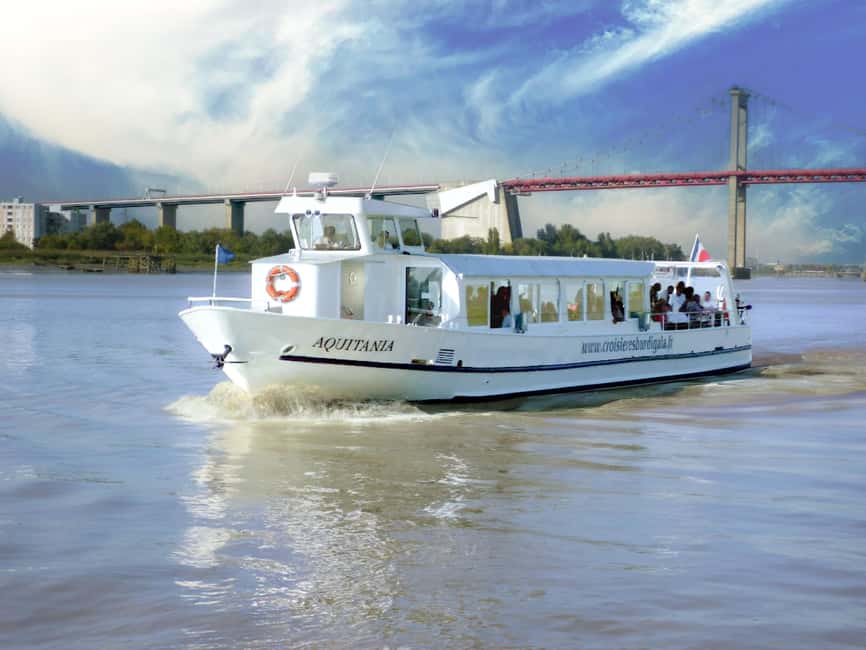 Bordeaux: Guided River Cruise - Listening for the guide: bilingual narration can be a small trade-off