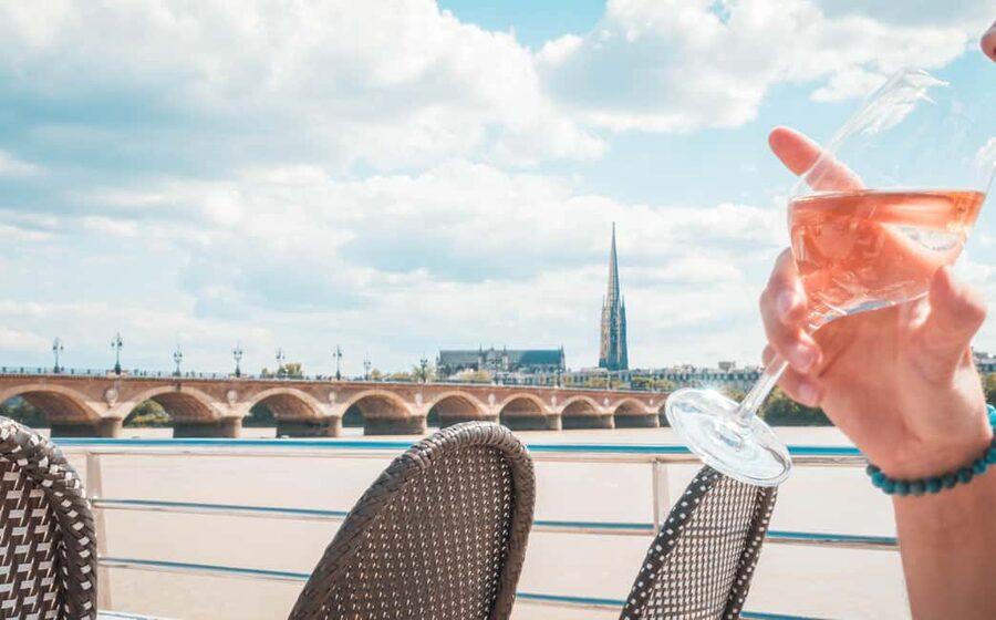 Bordeaux: Guided Wine and Canelé Discovery Cruise - Ponton dhonneur to the Passerelle Garonne: getting there without stress