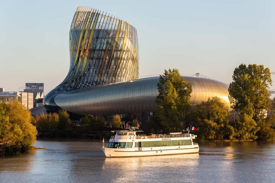 Bordeaux: Guided Wine and Canelé Discovery Cruise - Included wine and canelé: why it works, and what to do if you do not love them