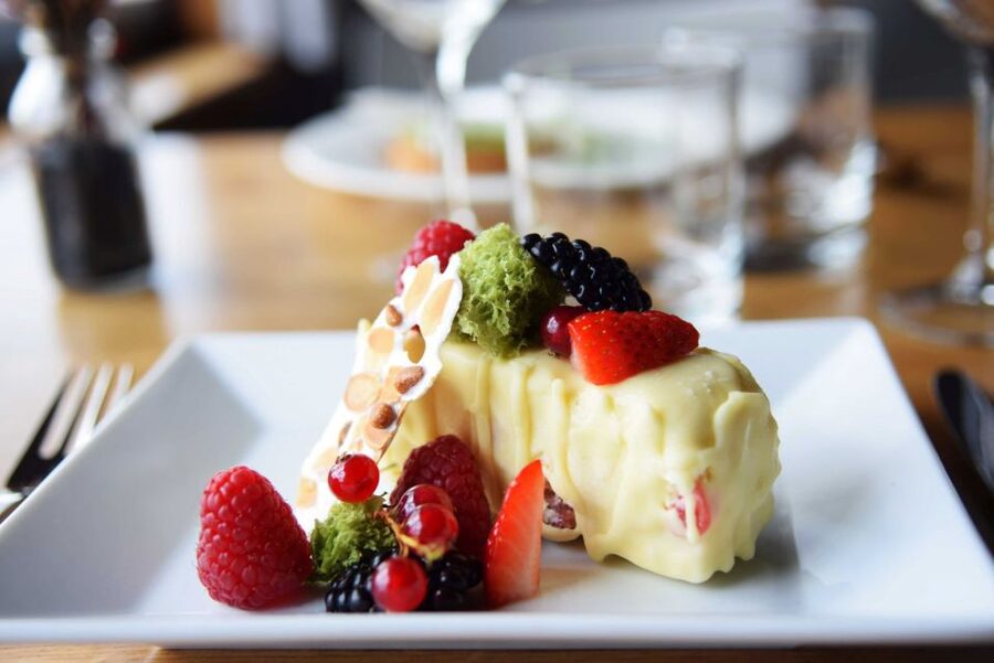 Bordeaux: Lunch Cruise - Why a Bordeaux lunch cruise fits even a tight day