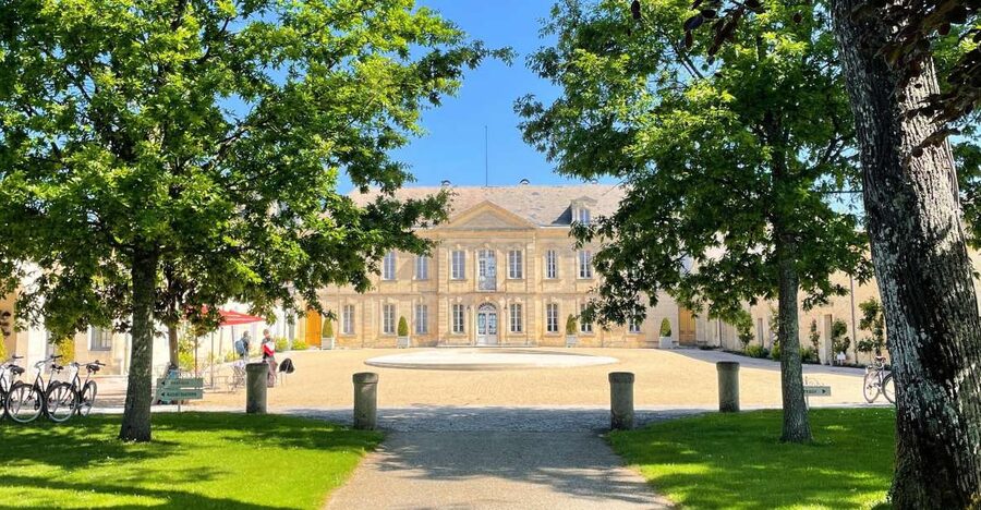 Bordeaux: Médoc & St-Emilion Wine 3 châteaux with lunch - Key highlights worth your attention