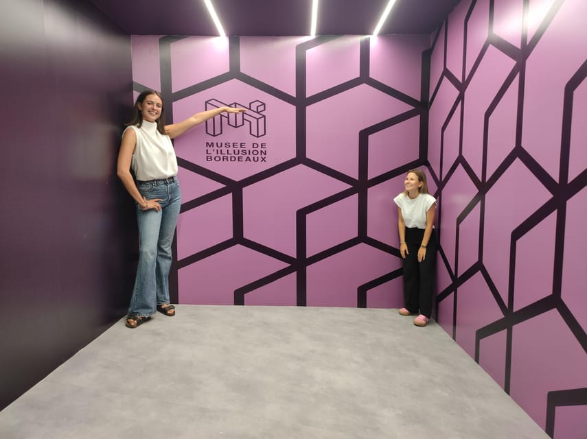 Bordeaux: Museum of Illusions Entry Ticket - Best photo moments, and how to get them without stress