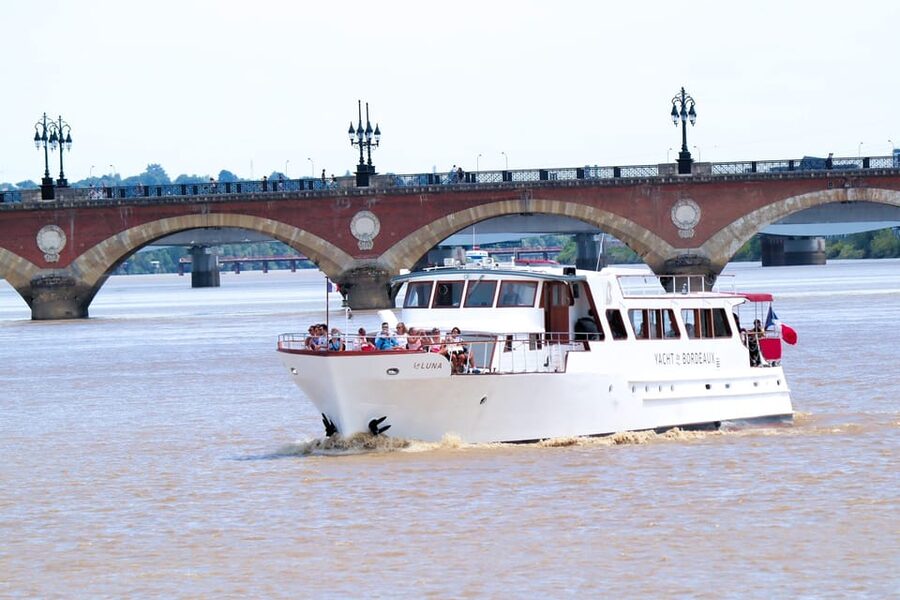 Bordeaux: River Garonne Cruise with Glass of Wine and Canelé - Stop by Stop: The Iconic River Views You Will Recognize
