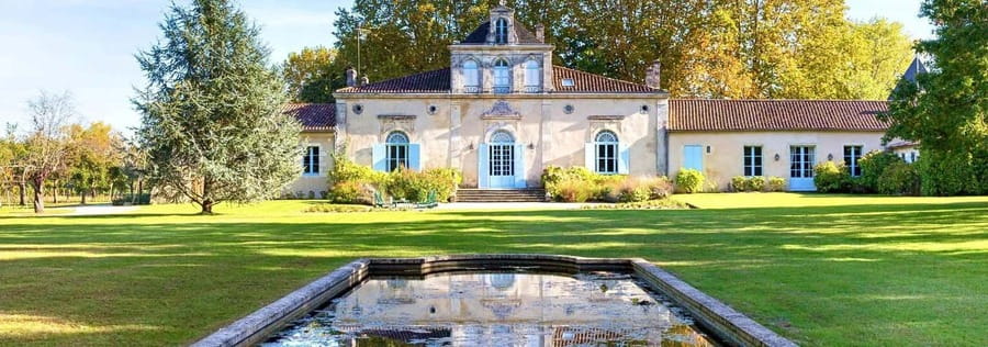 Bordeaux: Saint-Emilion and Medoc Full-Day Wine Experience - Crossing to the Médoc: Margaux Country and the Value of Contrasts
