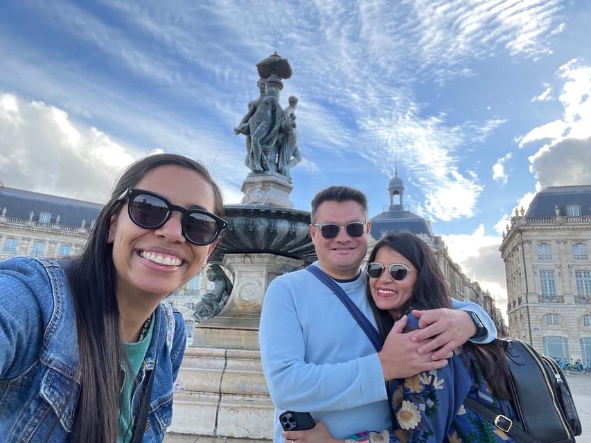 Bordeaux: Small group - Guided Walking Tour - Hotel de Ville and the early civic squares