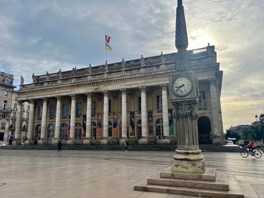 Bordeaux: Small group - Guided Walking Tour - $22 value check: what you really get for the money